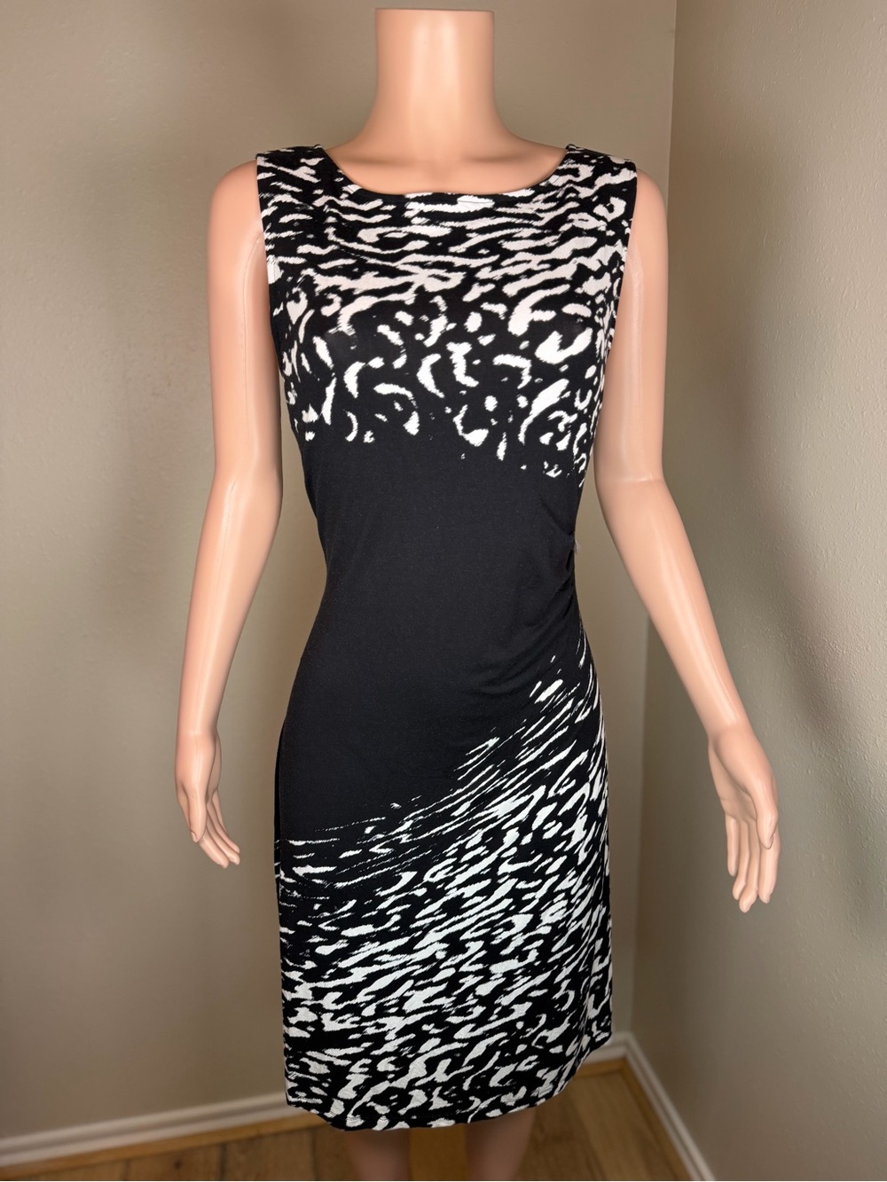 Peter Nygard Black and White Printed Sheath Dress